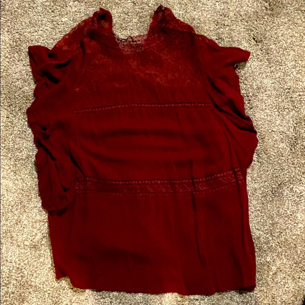 Cranberry shirt sleeves blouse with lace trim